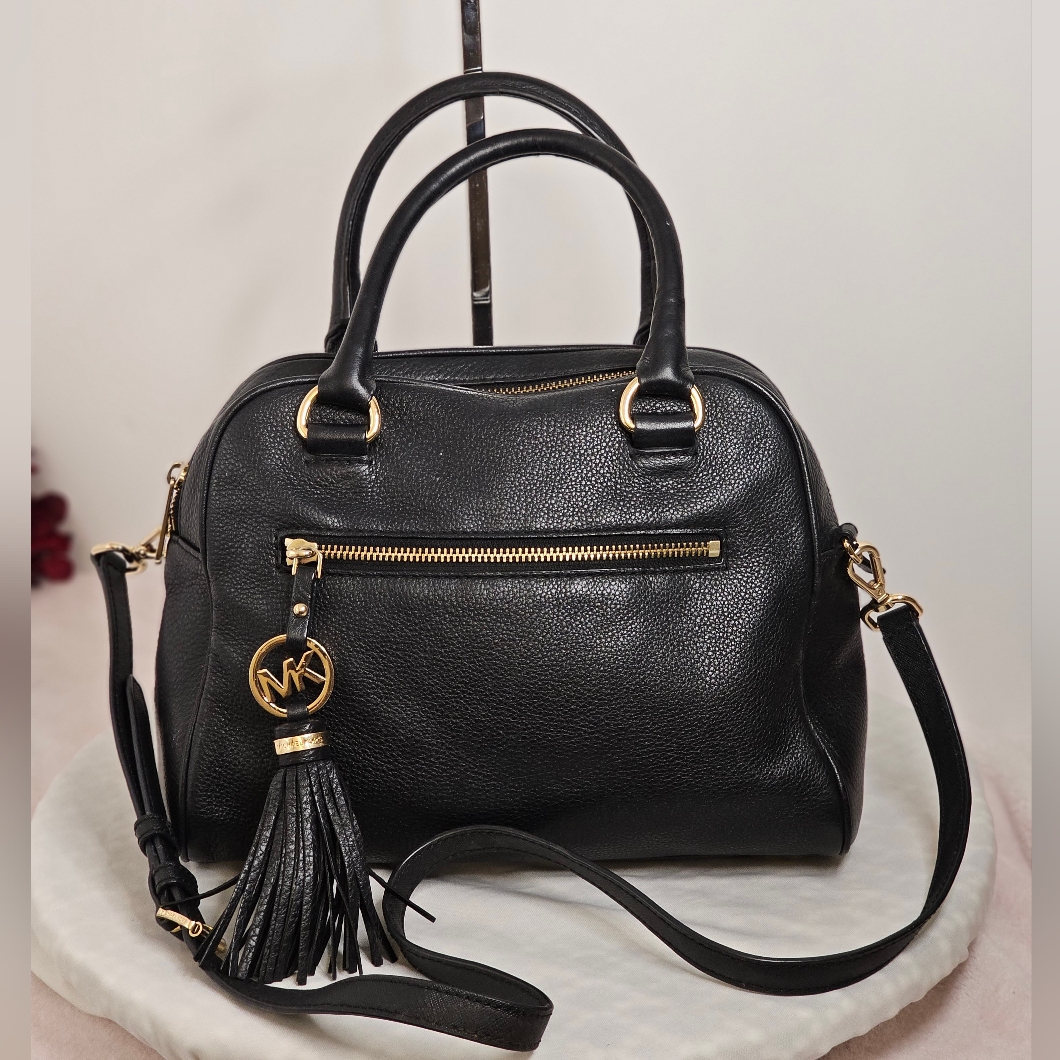 Michael Kors Crossbody Handbag In Excellent Pre-Love Condition!